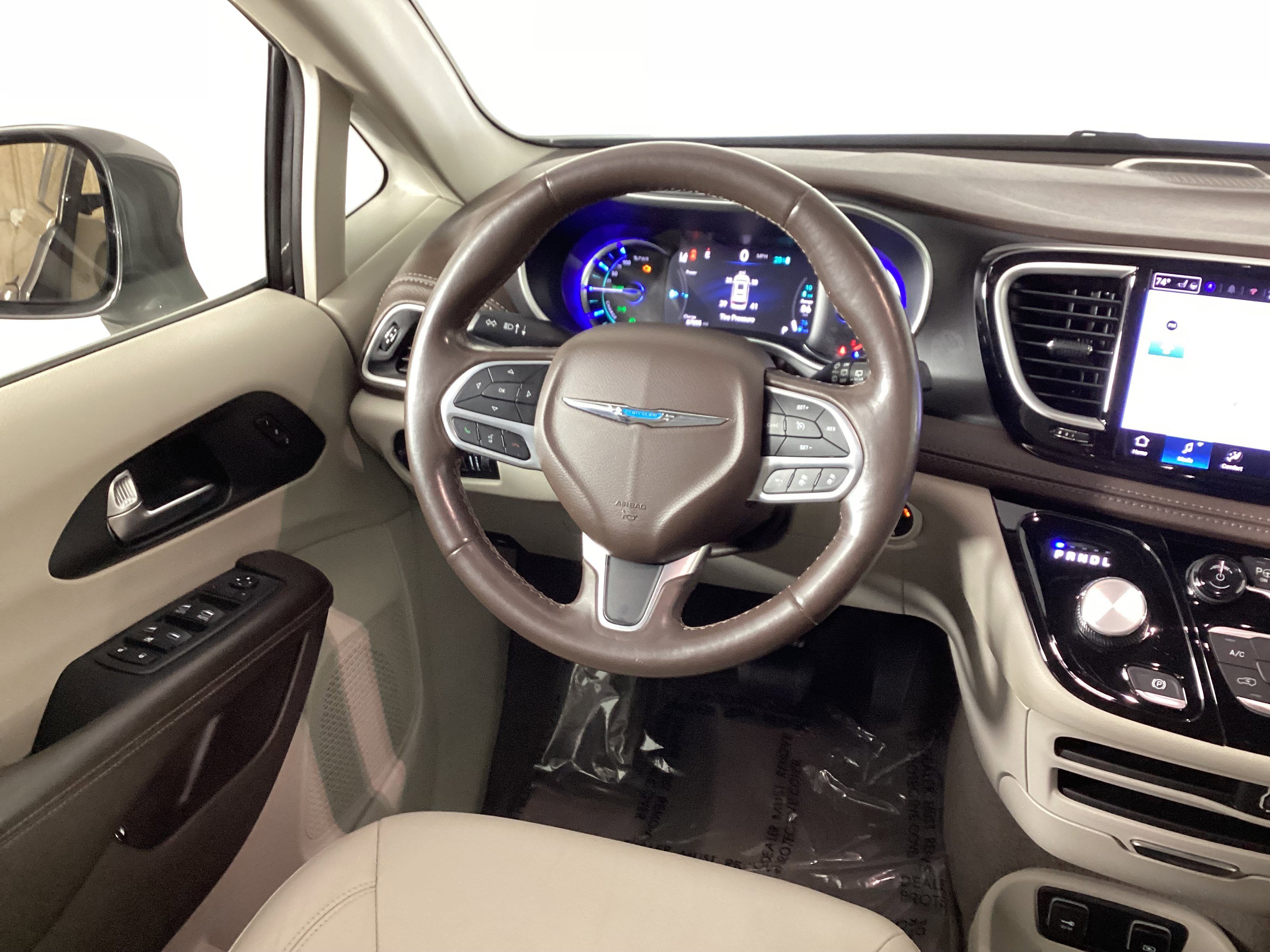 Used 2021 Chrysler Pacifica Touring-L image 14