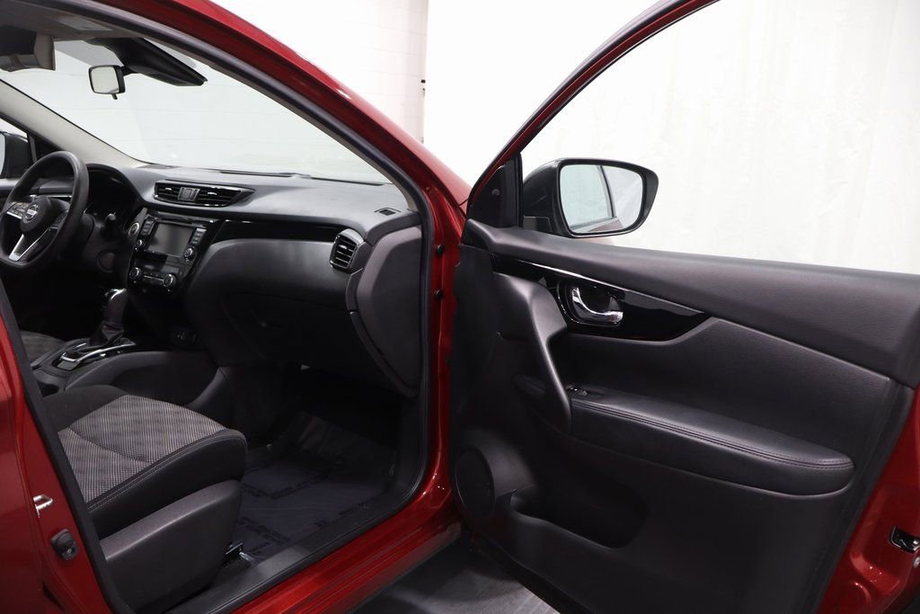 Used 2019 Nissan Rogue Sport SV image 14