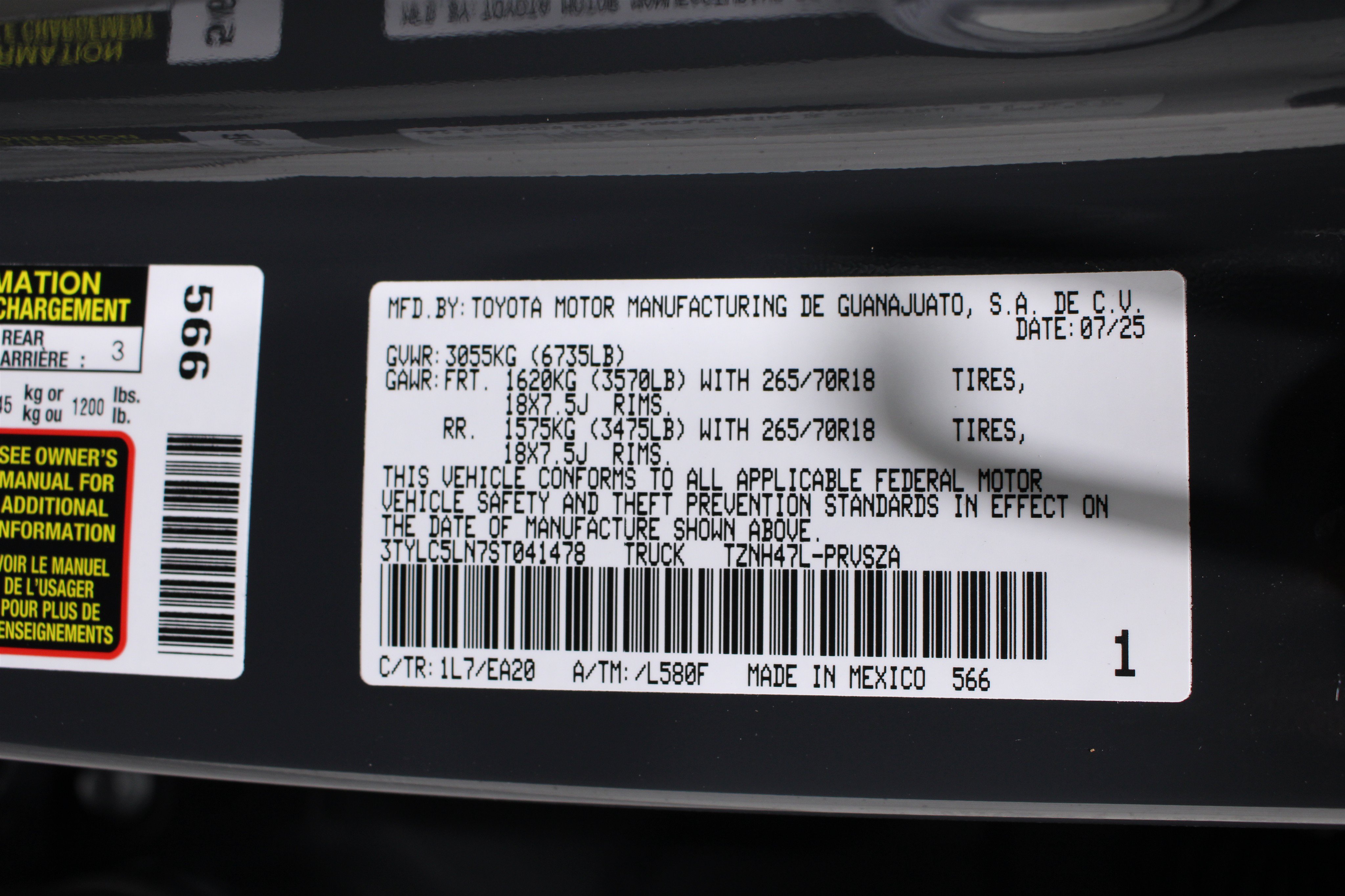 Used 2025 Toyota Tacoma TRD Off-Road w/ TRD Off Road Premium Package AWD/4WD image 40