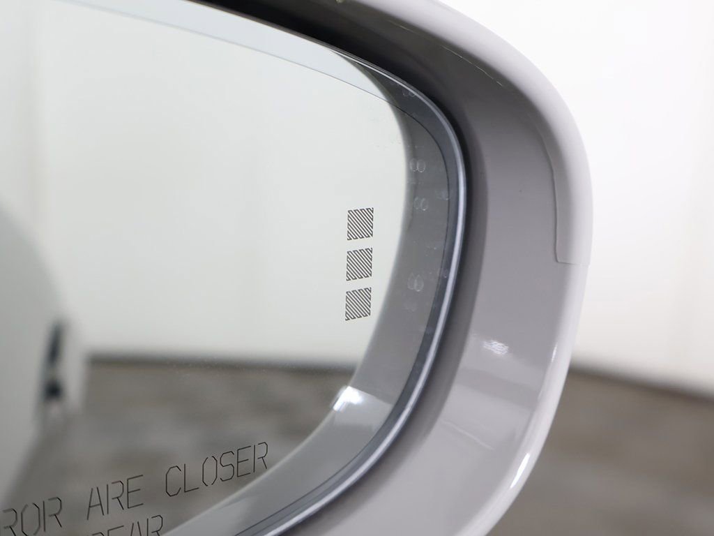 Used 2023 Porsche 911 Turbo image 40