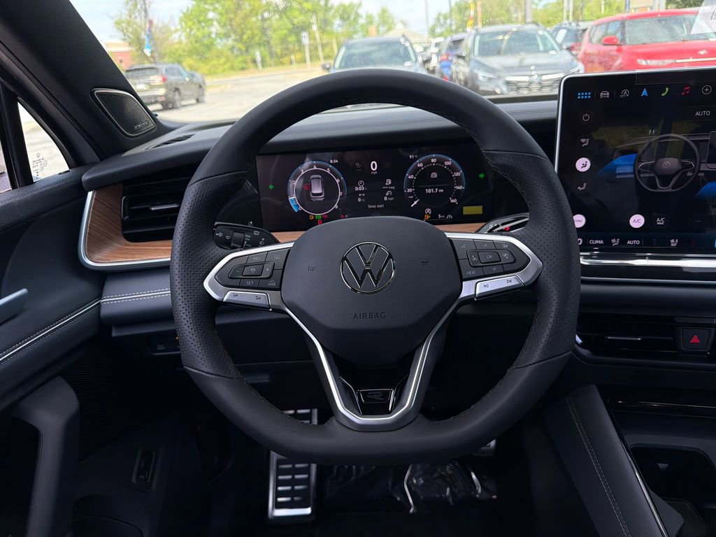 New 2026 Volkswagen Tiguan SEL R-Line AWD/4WD image 24