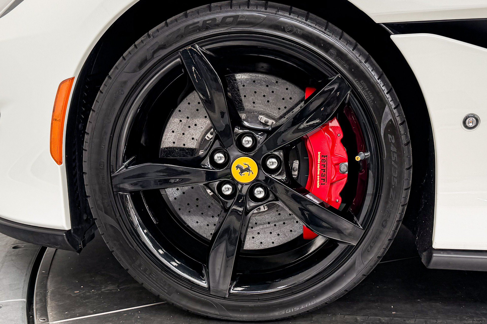 Used 2020 Ferrari Portofino RWD image 10