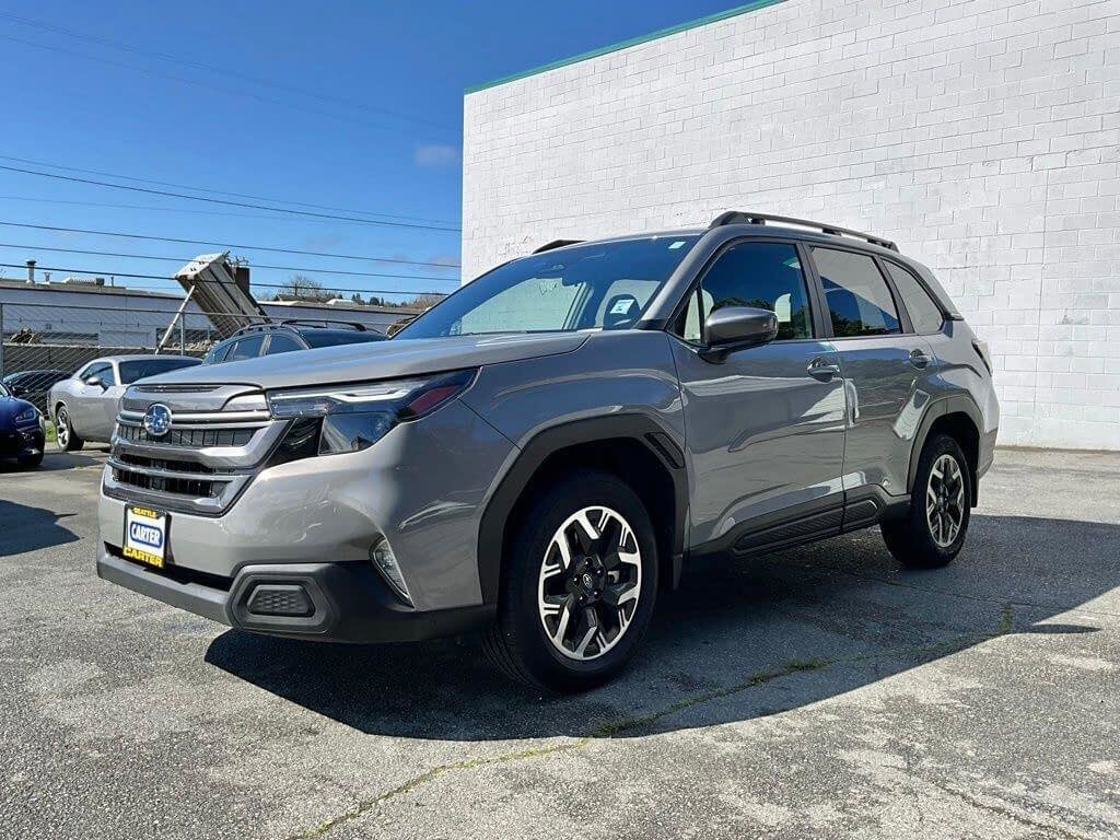 Certified 2025 Subaru Forester Premium image 5
