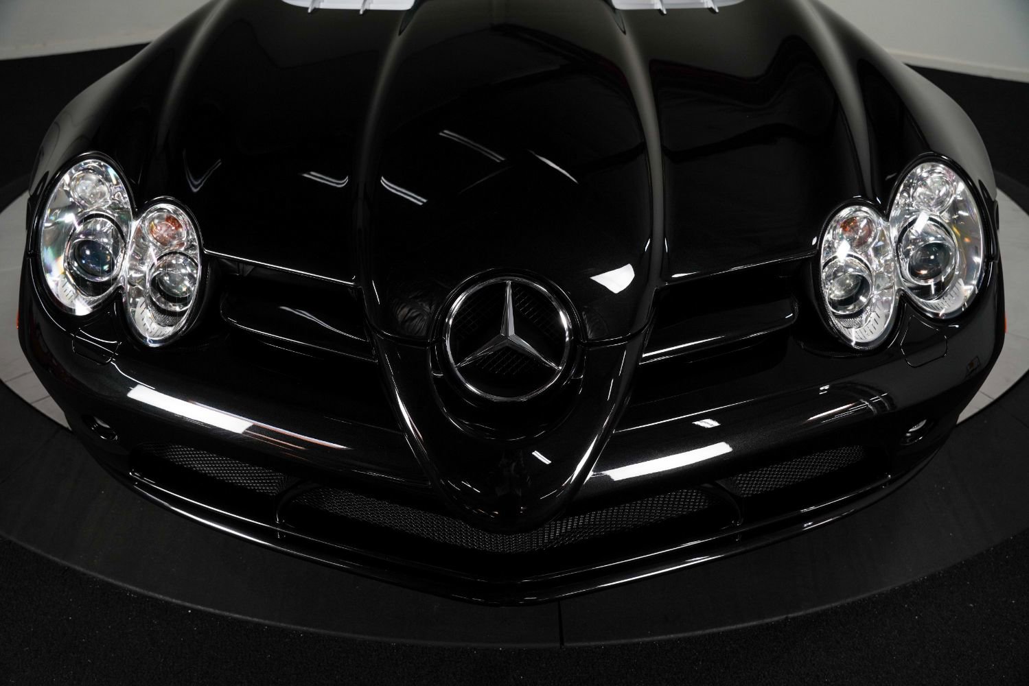 Used 2005 Mercedes-Benz SLR image 17