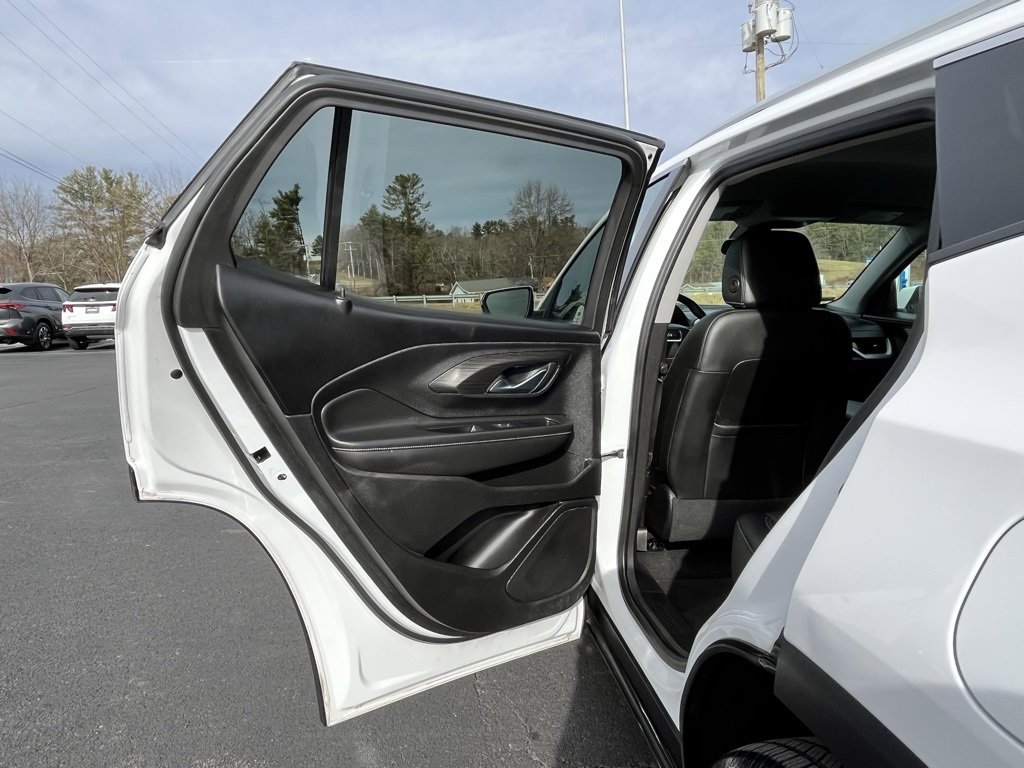 Used 2023 GMC Terrain SLT image 14