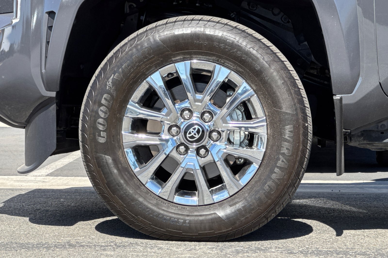 Used 2025 Toyota Tacoma Limited AWD/4WD image 24