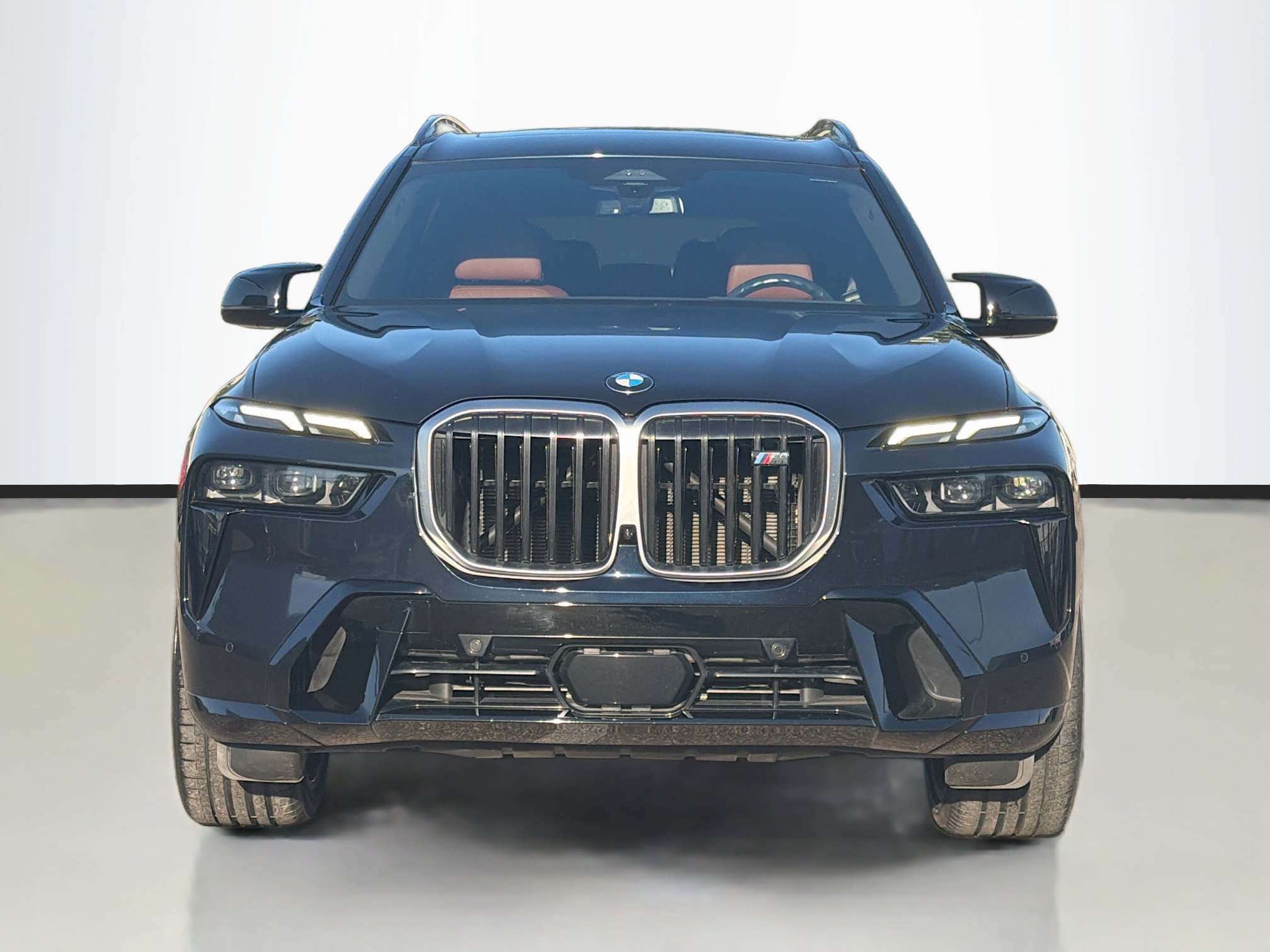 Used 2023 BMW X7 M60i w/ Climate Comfort Package image 8