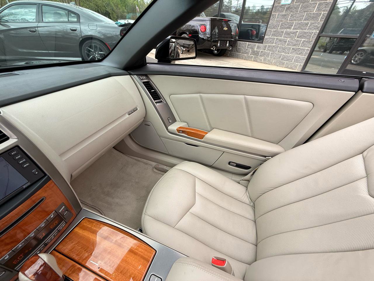 Used 2006 Cadillac XLR image 15