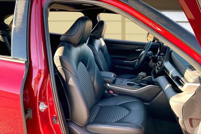 Used 2023 Toyota Highlander XSE image 7