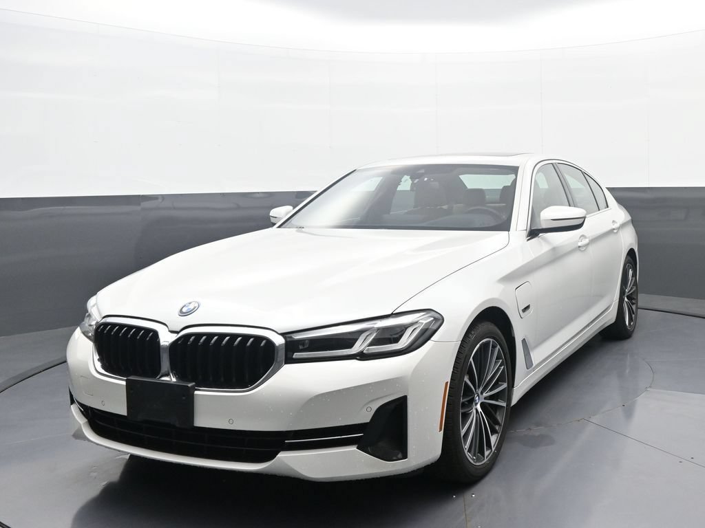 Used 2023 BMW 530e xDrive w/ Premium Package AWD/4WD image 1