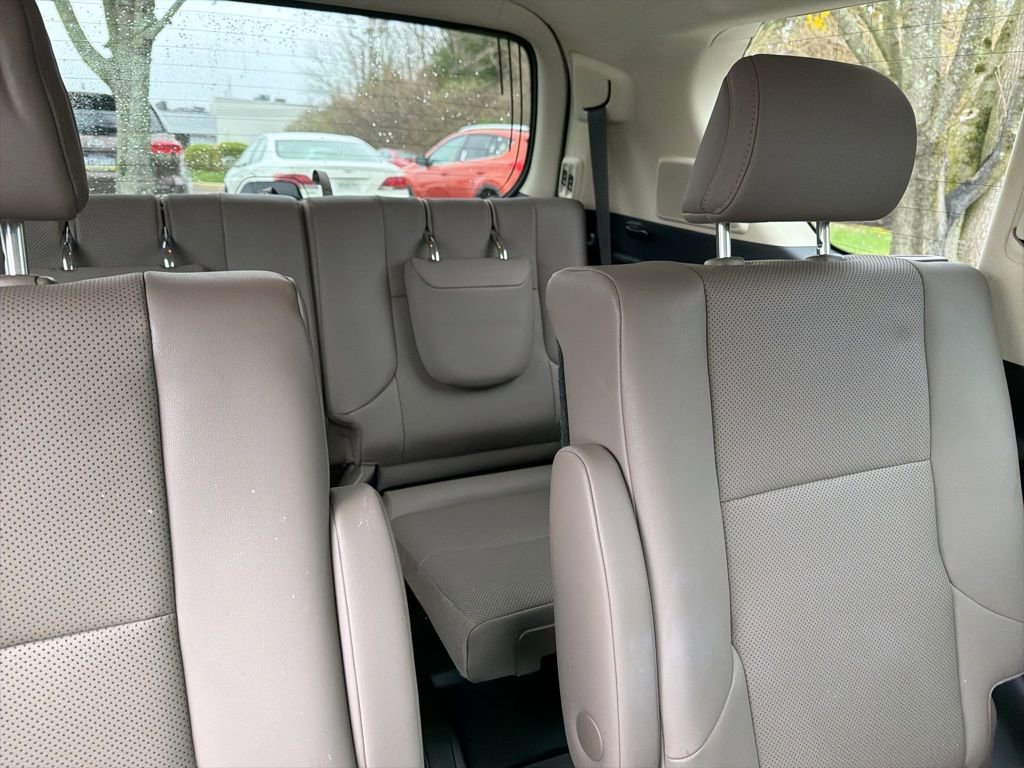 Used 2023 Lexus GX 460 Premium w/ Accessory Package image 9