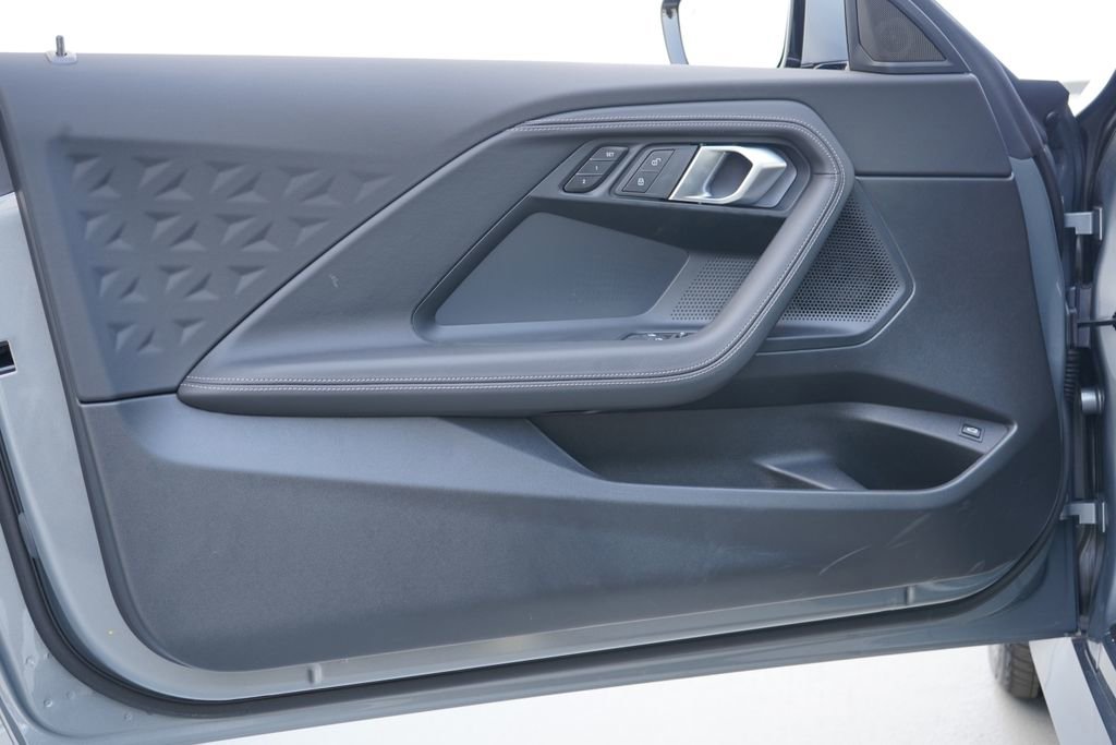 Used 2025 BMW 230i xDrive Coupe image 9