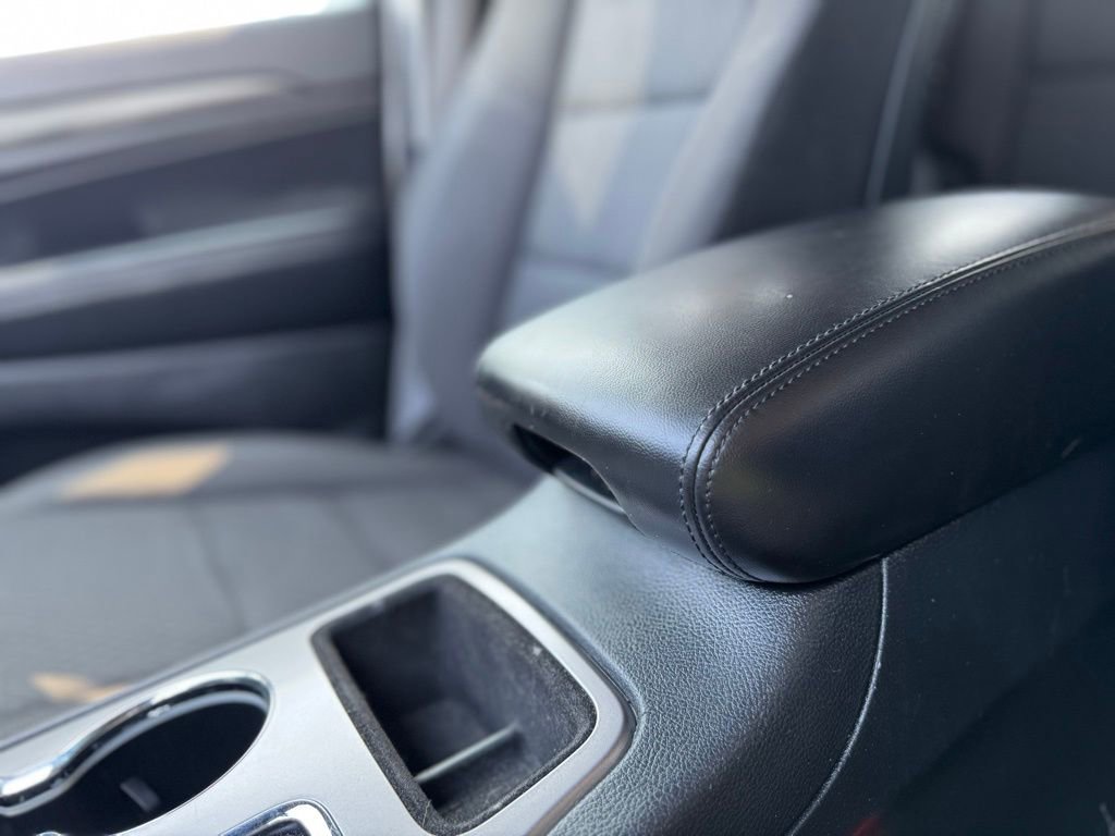 Used 2020 Jeep Grand Cherokee Laredo image 24