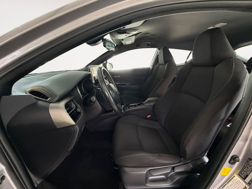 Used 2019 Toyota C-HR XLE image 11