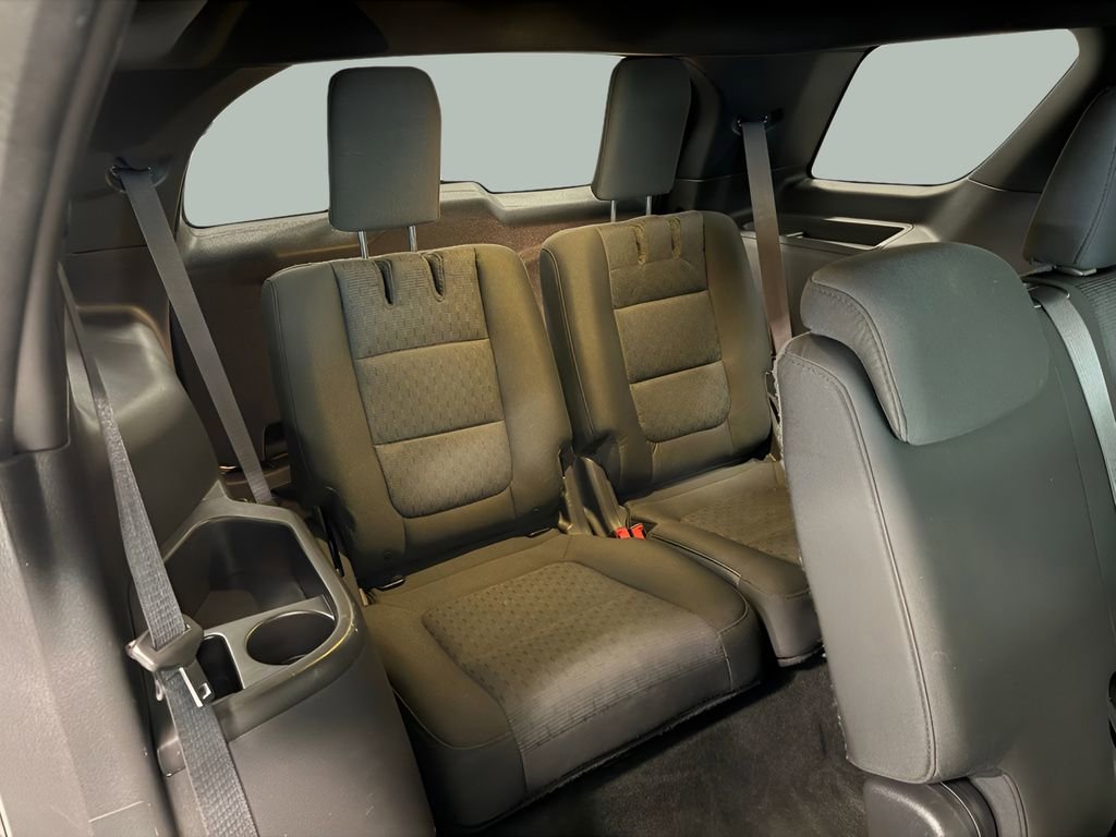 Used 2015 Ford Explorer XLT FWD image 32
