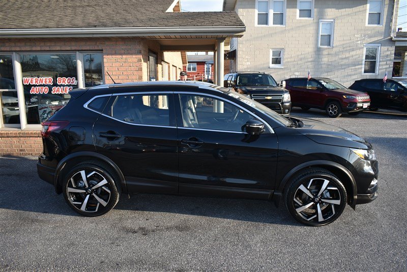 Used 2022 Nissan Rogue Sport SL AWD/4WD image 2