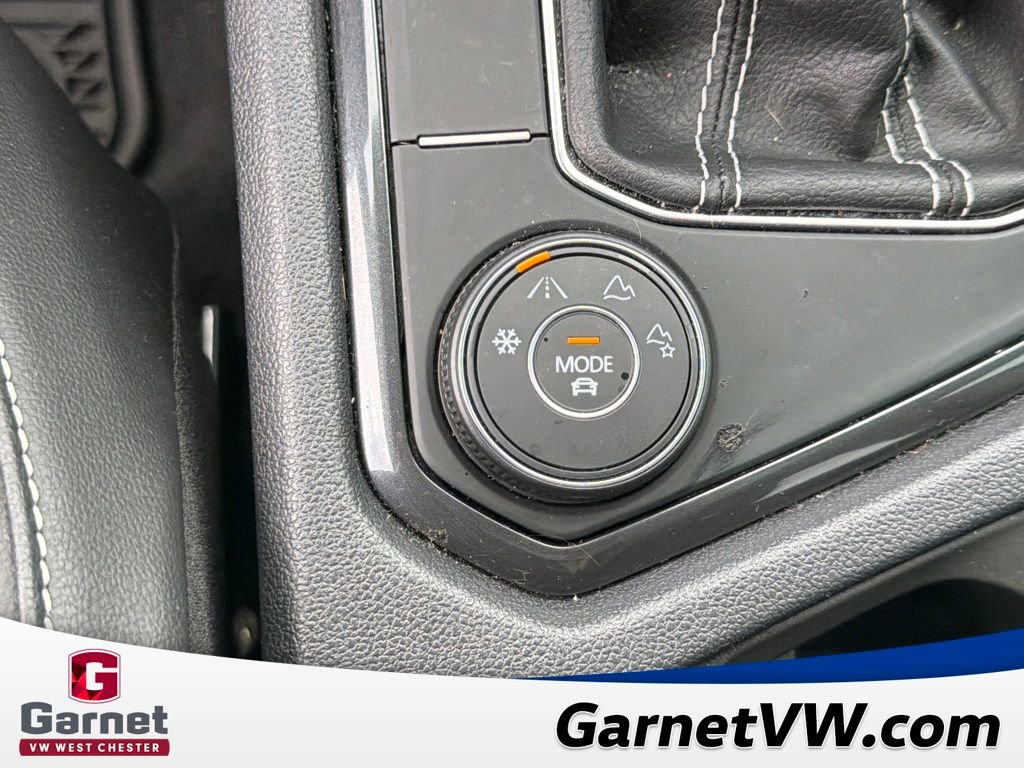 Certified 2023 Volkswagen Tiguan SE w/ Panoramic Sunroof Package AWD/4WD image 35