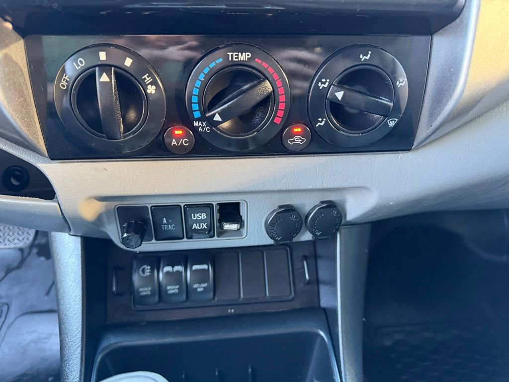 Used 2014 Toyota Tacoma 4x4 Double Cab image 35