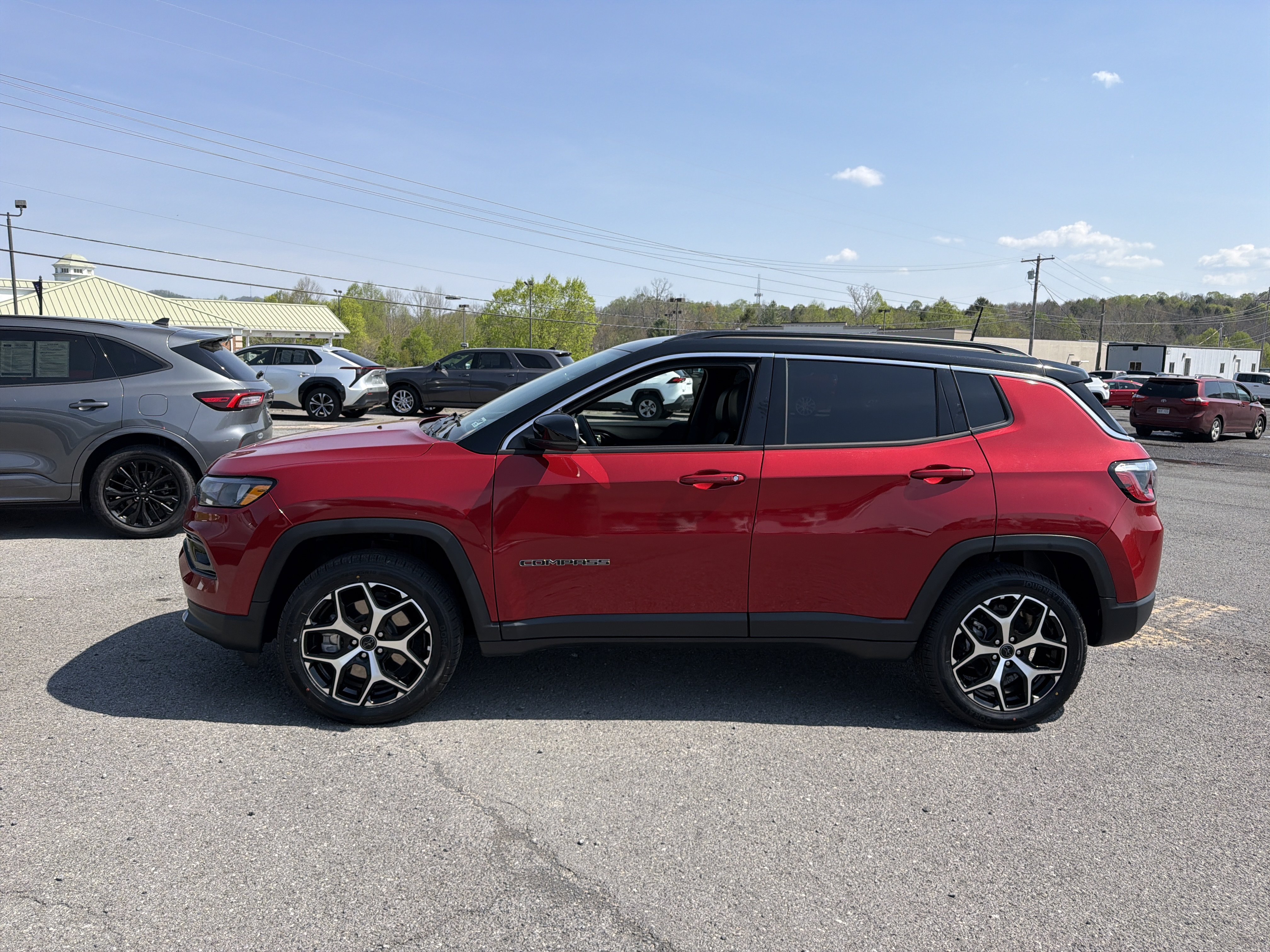 Used 2025 Jeep Compass Limited AWD/4WD image 10