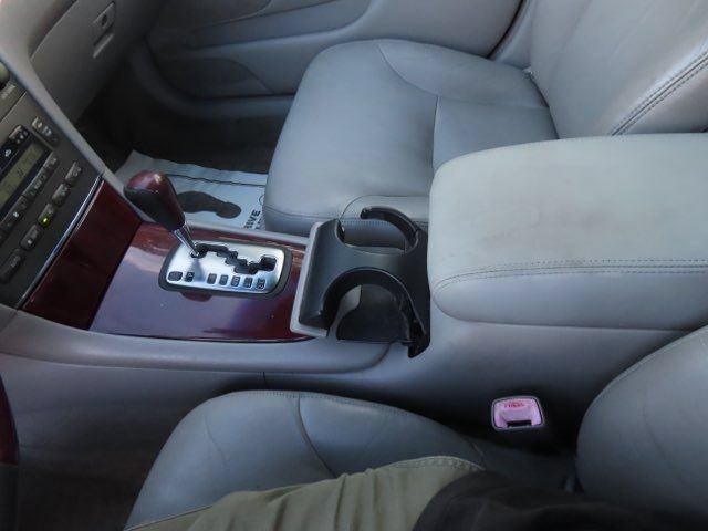 Used 2004 Lexus ES 330 w/ Premium Pkg FWD image 23