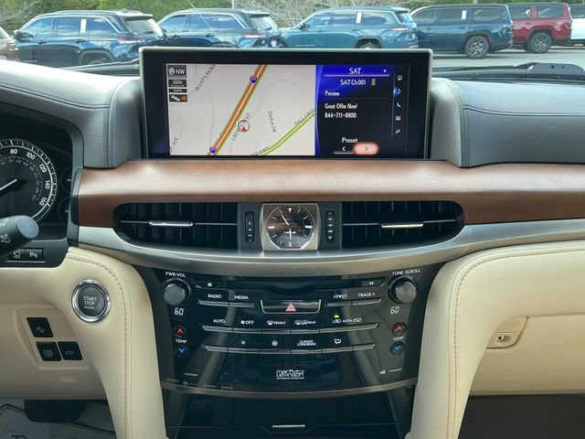 Used 2016 Lexus LX 570 4WD w/ Luxury Package image 22