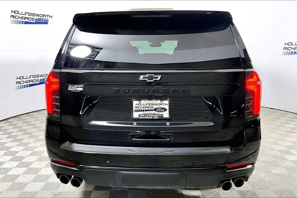 Used 2025 Chevrolet Suburban Z71 image 4