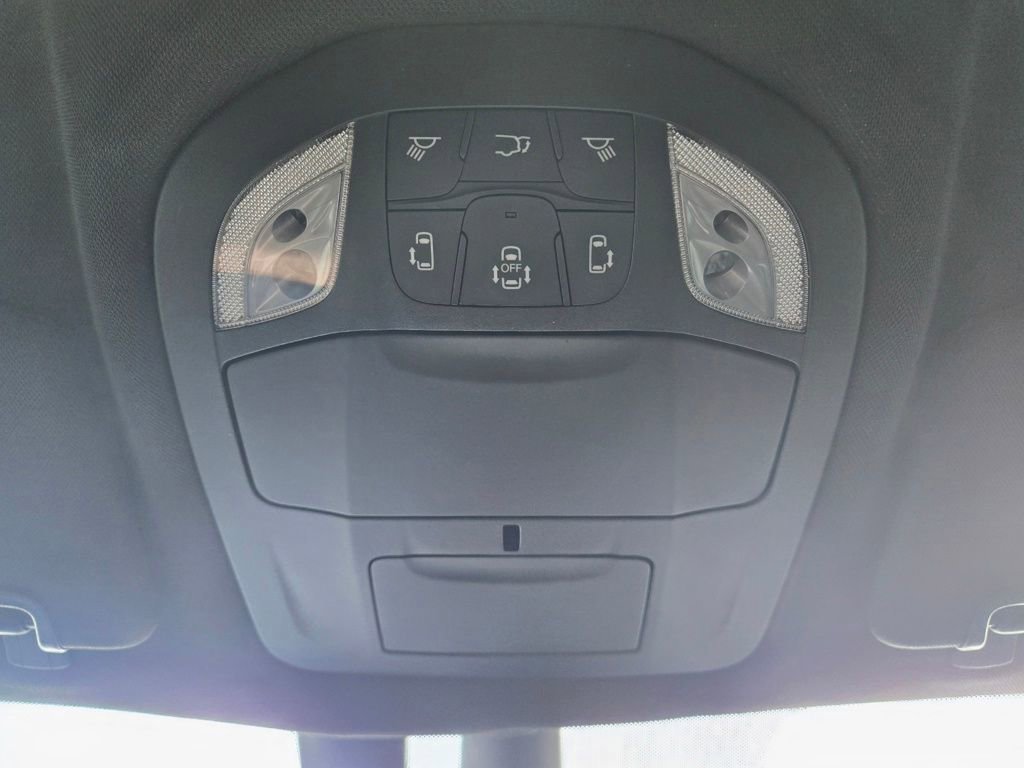 Used 2019 Chrysler Pacifica Touring-L Plus w/ Advanced Safetytec Group FWD image 39