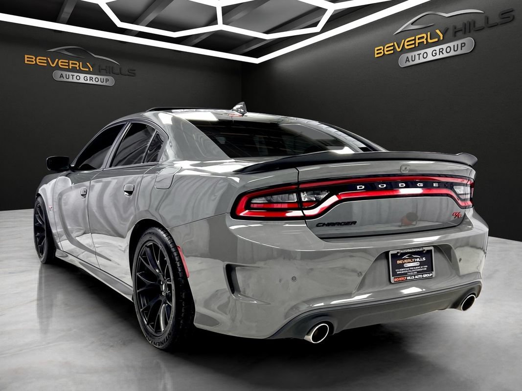 Used 2018 Dodge Charger R/T Scat Pack w/ Dynamics Package RWD image 3