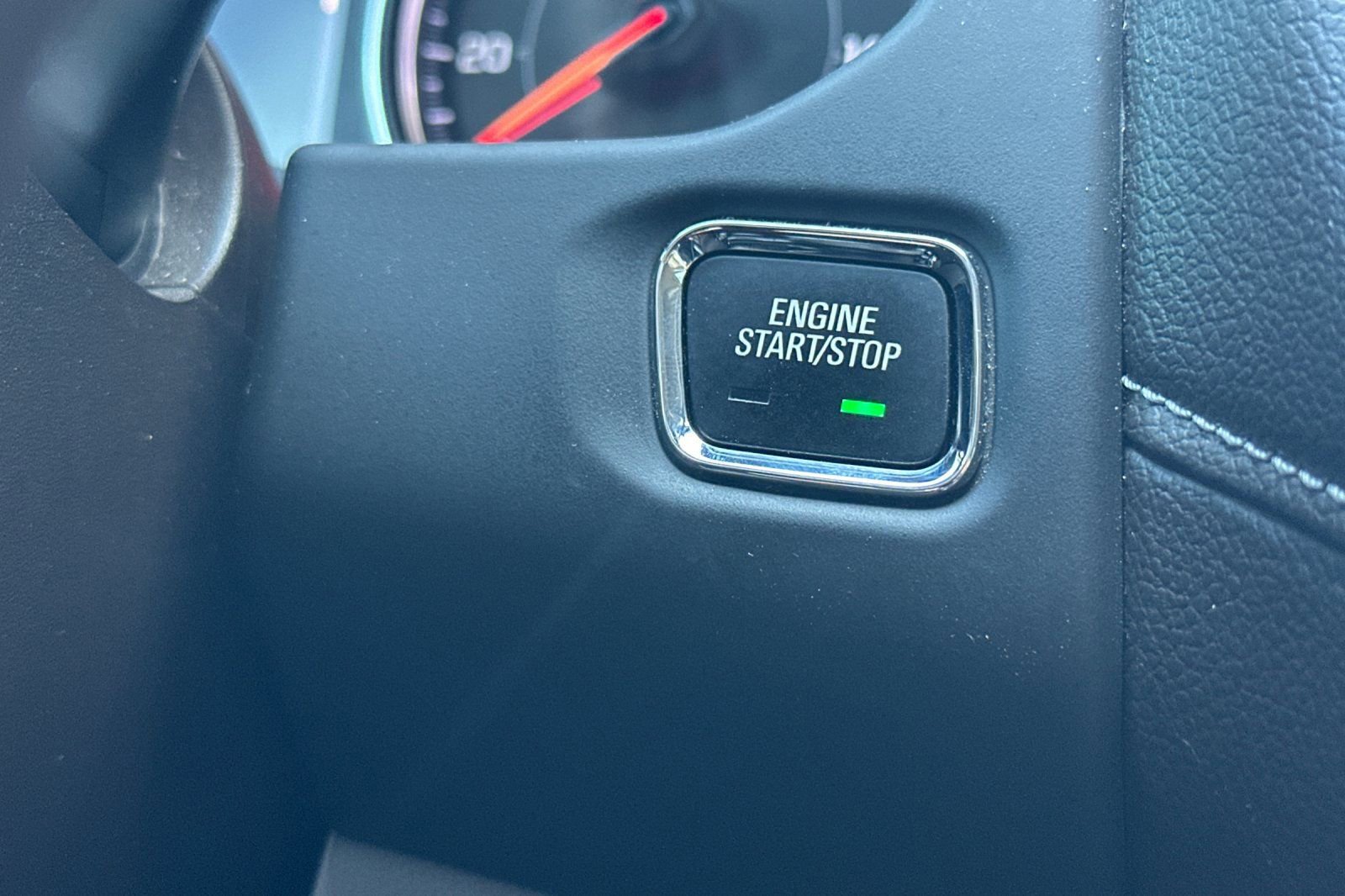 Used 2021 GMC Acadia SLT image 32