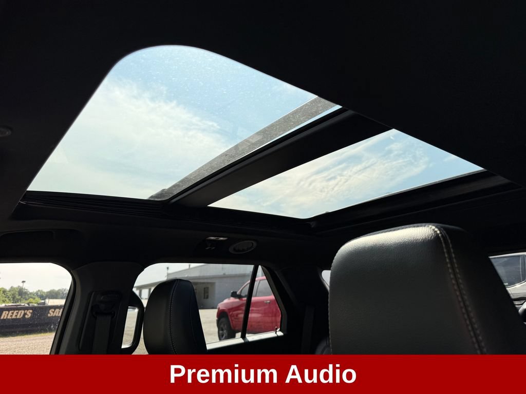 Used 2020 Ford Explorer XLT w/ Equipment Group 202A AWD/4WD image 13