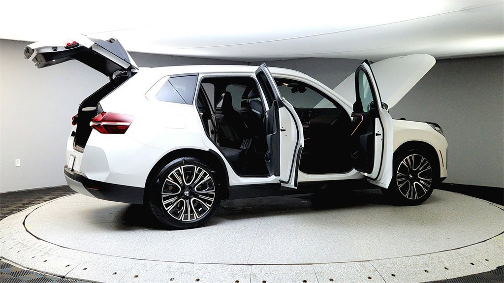 Used 2025 BMW X3 xDrive30i w/ Premium Package image 7