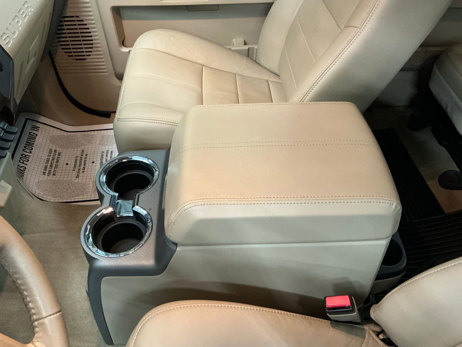 Used 2010 Ford F250 Lariat image 26