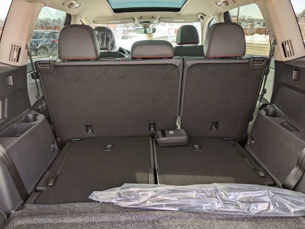 New 2026 Volkswagen Atlas Peak Edition image 27