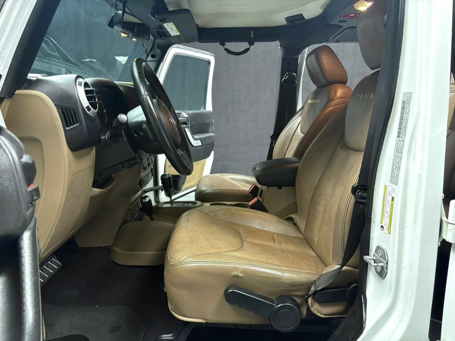 Used 2015 Jeep Wrangler Unlimited Sahara w/ Dual Top Group image 31