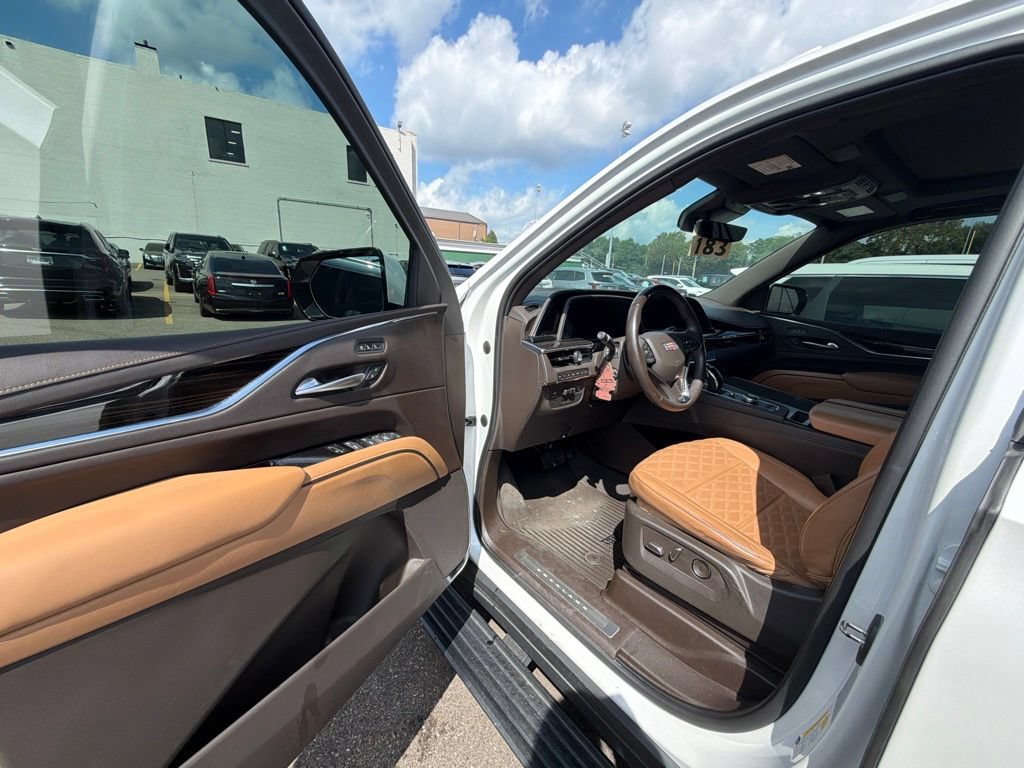 Used 2021 Cadillac Escalade Sport w/ Driver Assist Tech Package AWD/4WD image 8