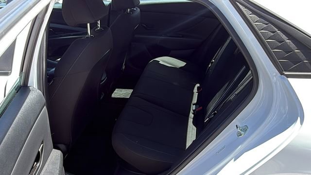 Used 2025 Hyundai Elantra SEL FWD image 15