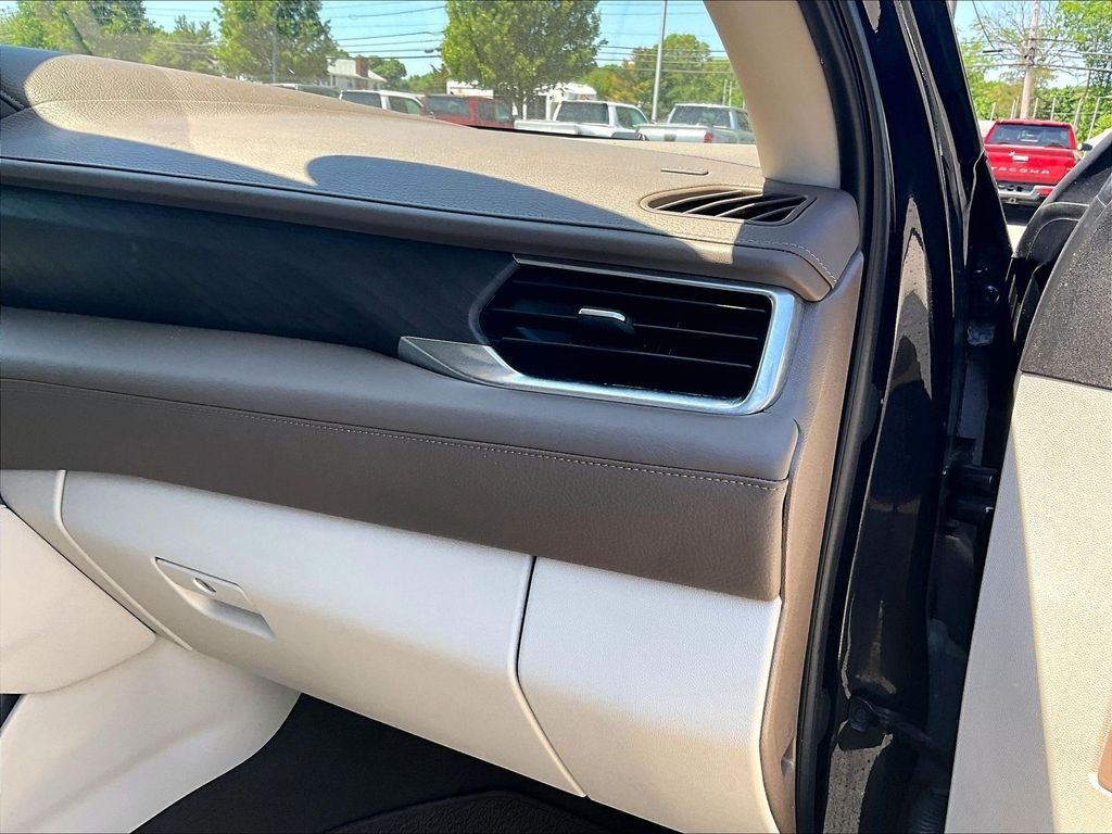 Used 2022 GMC Yukon Denali AWD/4WD image 13