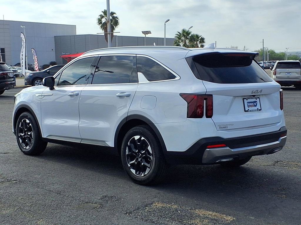 Used 2025 Kia Sorento S w/ Panoramic Sunroof Package image 5