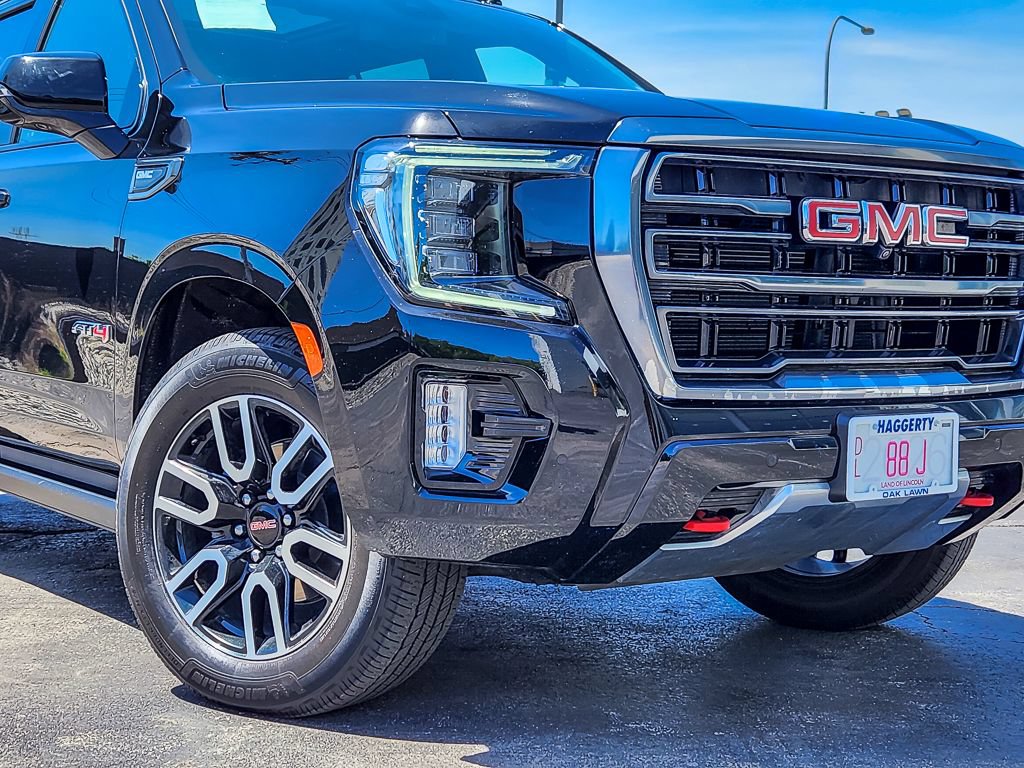 Used 2023 GMC Yukon AT4 w/ Technology Package AWD/4WD image 2