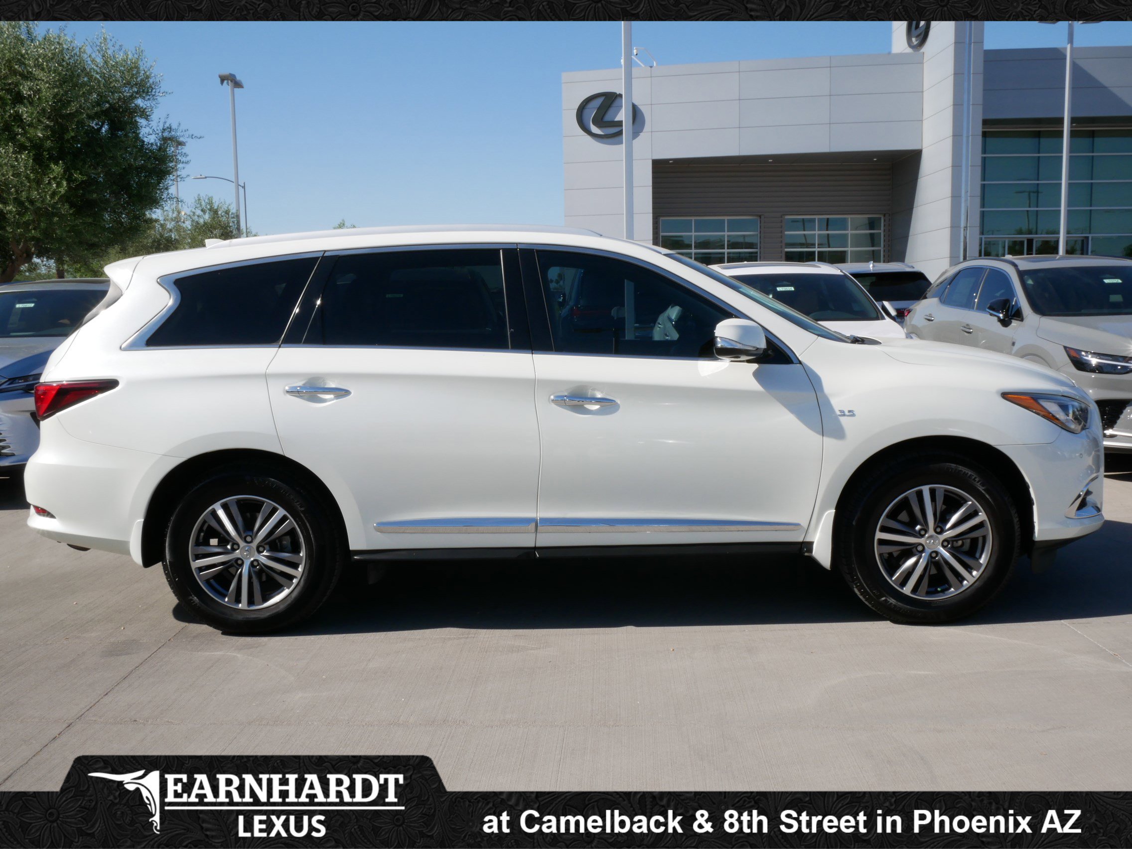 Used 2020 INFINITI QX60 Luxe w/ Essential Package FWD image 11