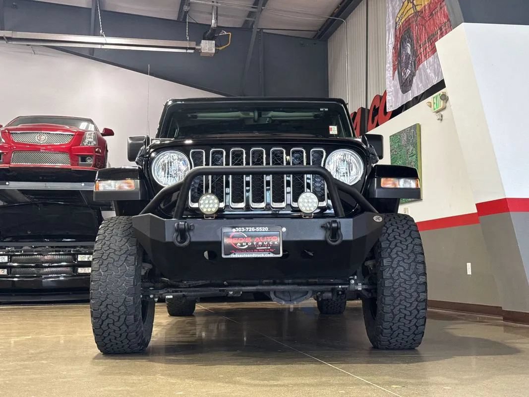 Used 2023 Jeep Gladiator Overland w/ Cold Weather Group AWD/4WD image 40