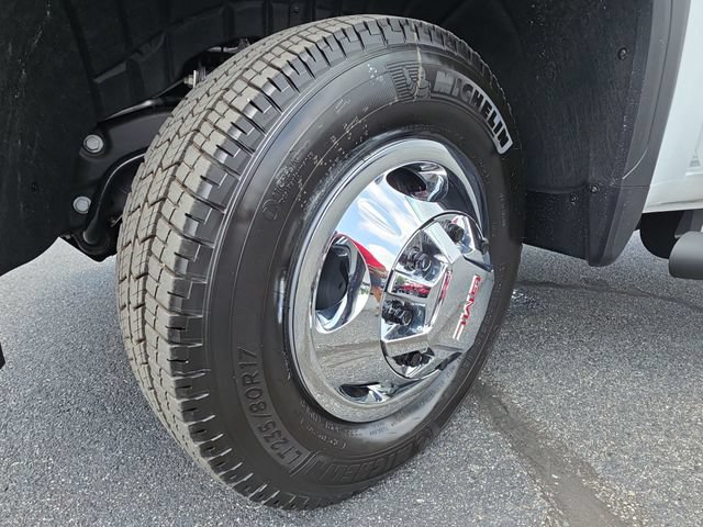 New 2026 GMC Sierra 3500 SLE RWD image 28