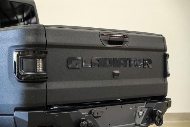 Used 2025 Jeep Gladiator Sport AWD/4WD image 6