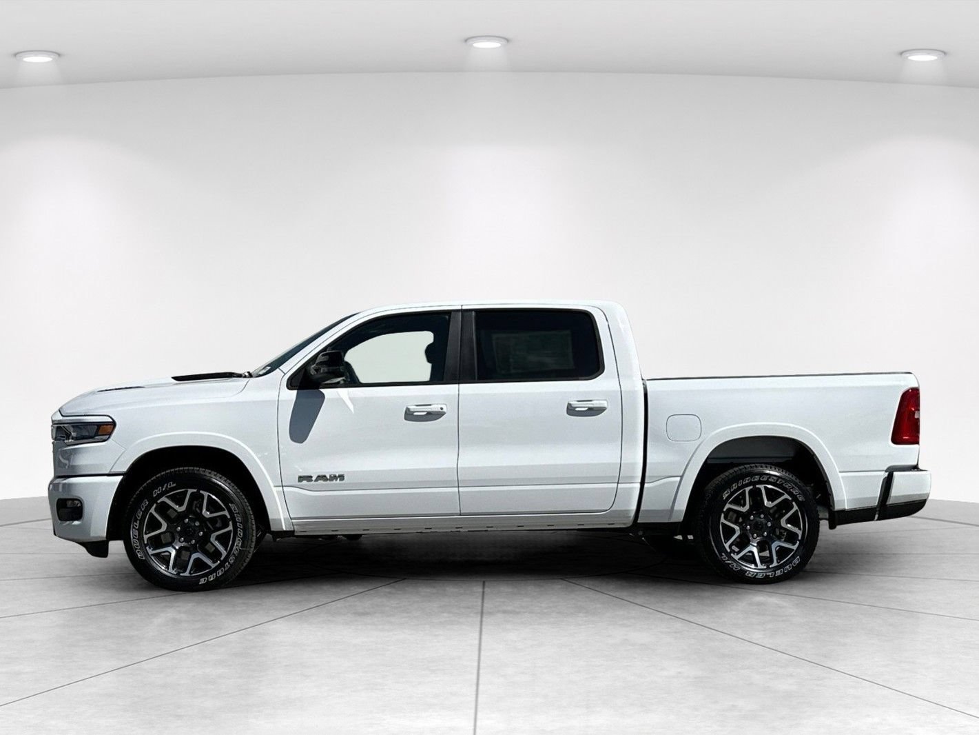 New 2026 RAM 1500 Laramie AWD/4WD image 4