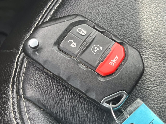 Used 2020 Jeep Wrangler Unlimited Sahara AWD/4WD image 27