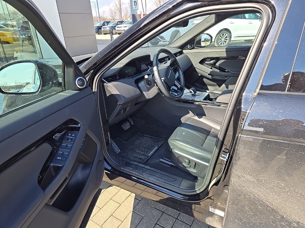 Used 2025 Land Rover Range Rover Evoque S image 15