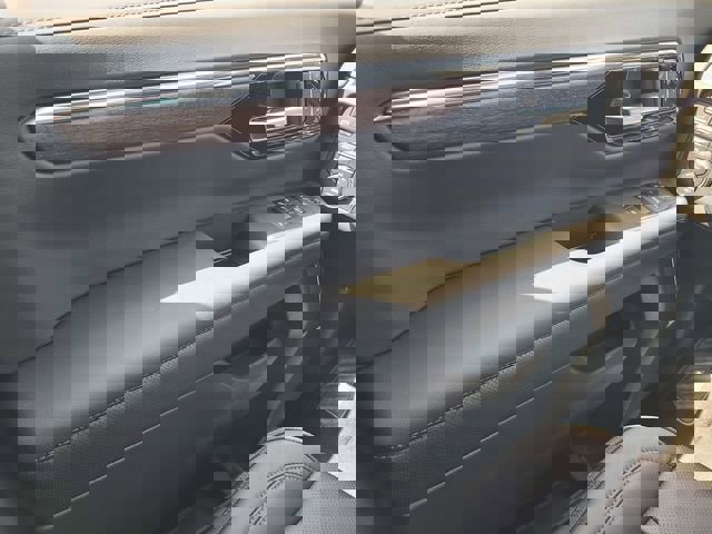 New 2025 Chevrolet Suburban High Country image 31