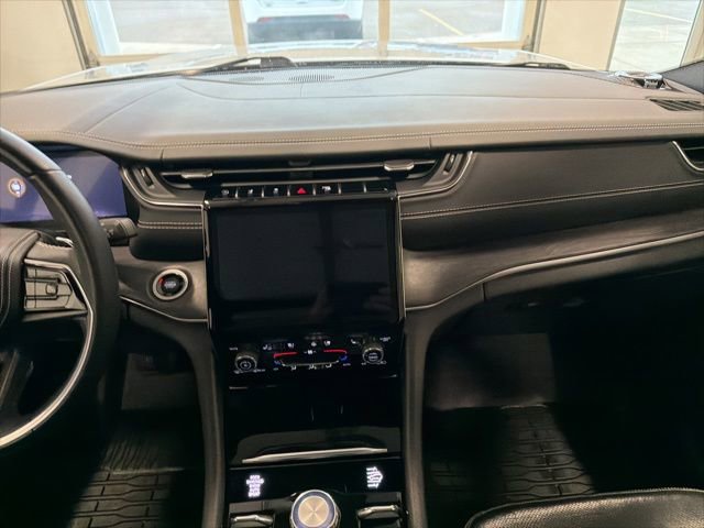 Used 2022 Jeep Grand Cherokee Overland image 26