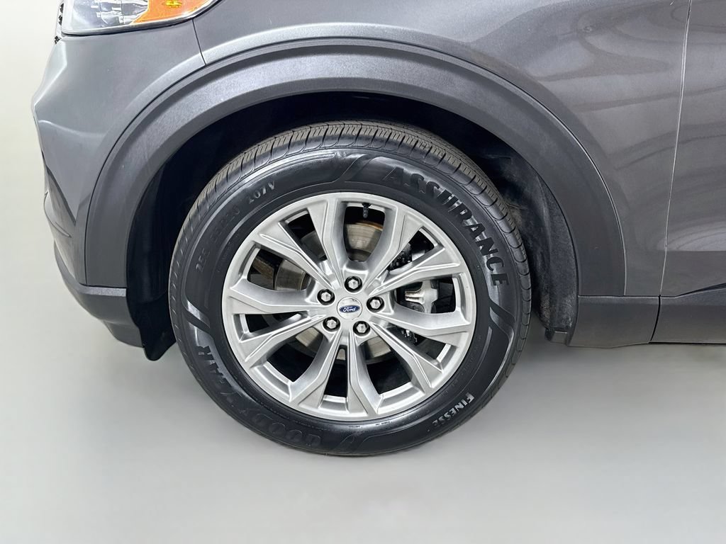 Used 2020 Ford Explorer XLT w/ Equipment Group 202A AWD/4WD image 32