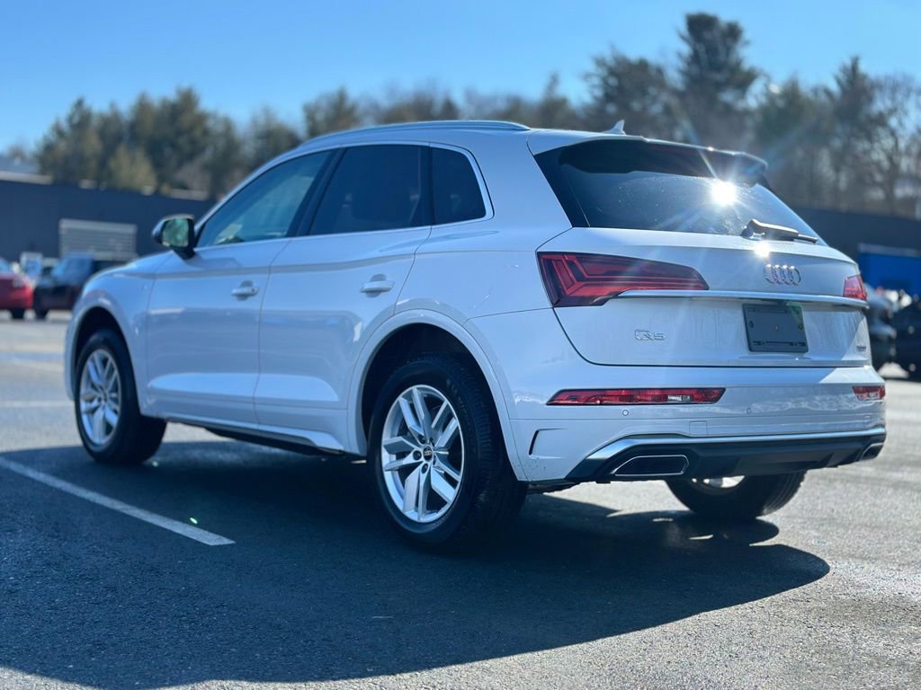 Used 2023 Audi Q5 2.0T Premium w/ Convenience Package image 4